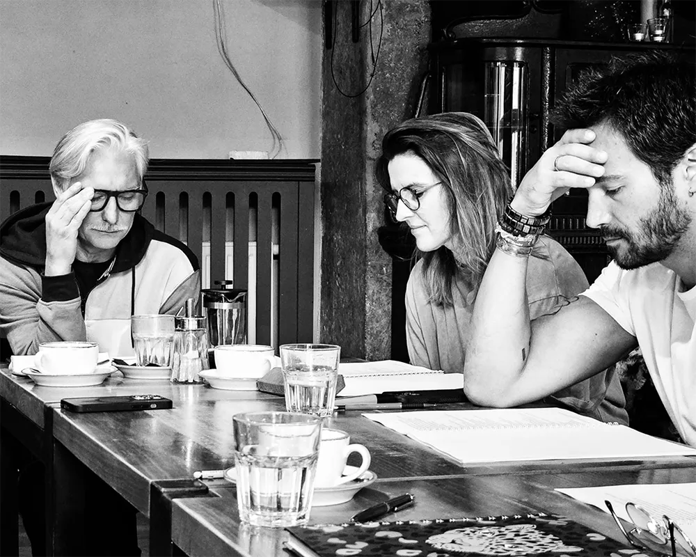 Dariusz Drężek - przygotowania do spektaklu - MediaQ Art