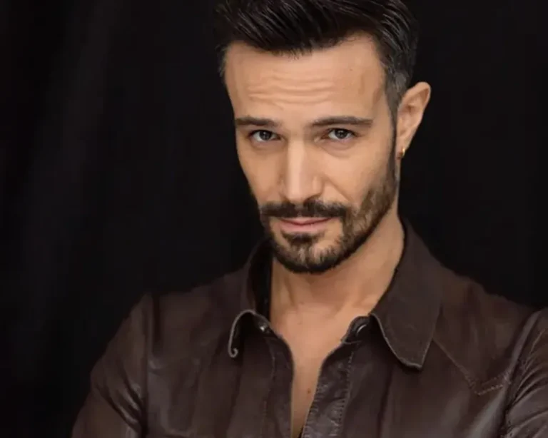 Aktor Mikołaj Krawczyk - MediaQ Art